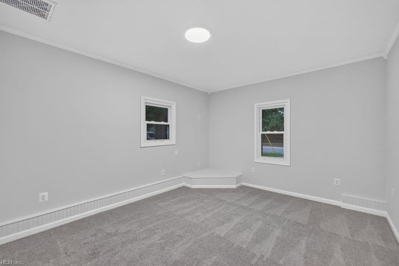 Photo 19 of 28 residential for sale in Portsmouth virginia