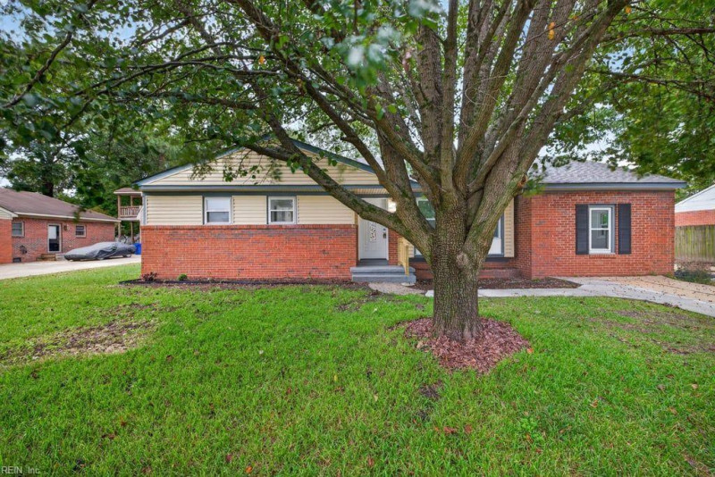 Photo 2 of 28 residential for sale in Portsmouth virginia