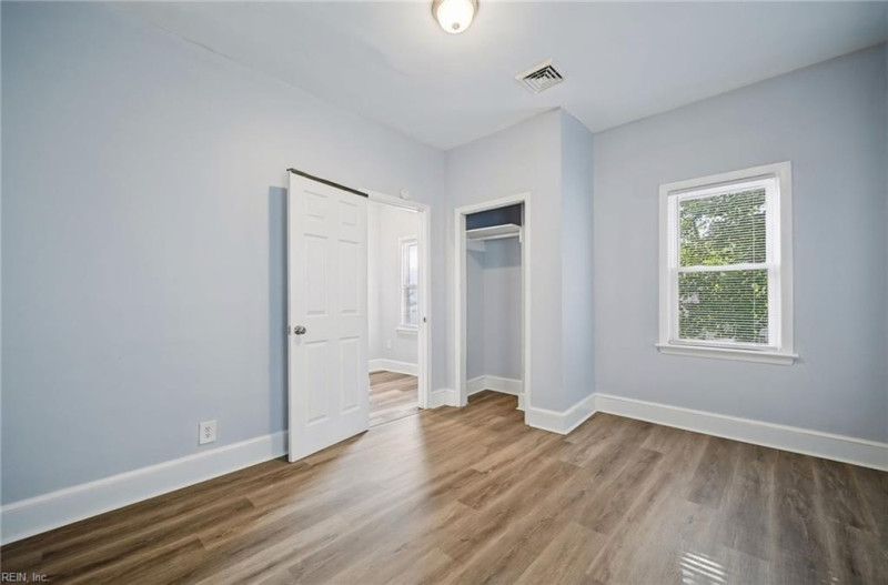 Photo 13 of 25 residential for sale in Norfolk virginia