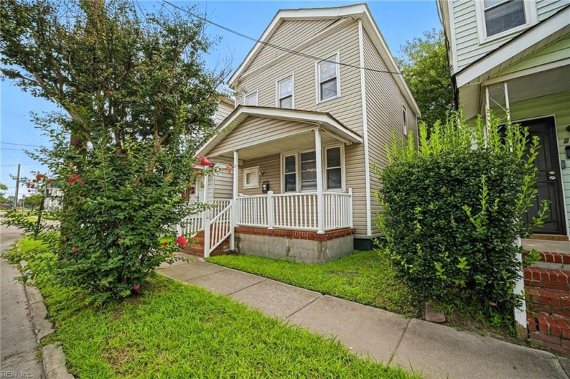 Photo 3 of 25 residential for sale in Norfolk virginia