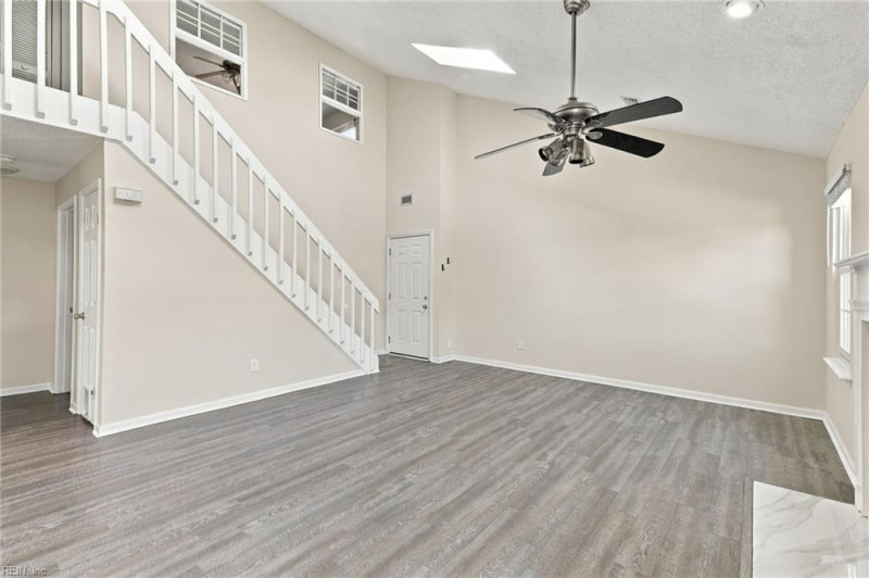Photo 4 of 19 residential for sale in Newport News virginia