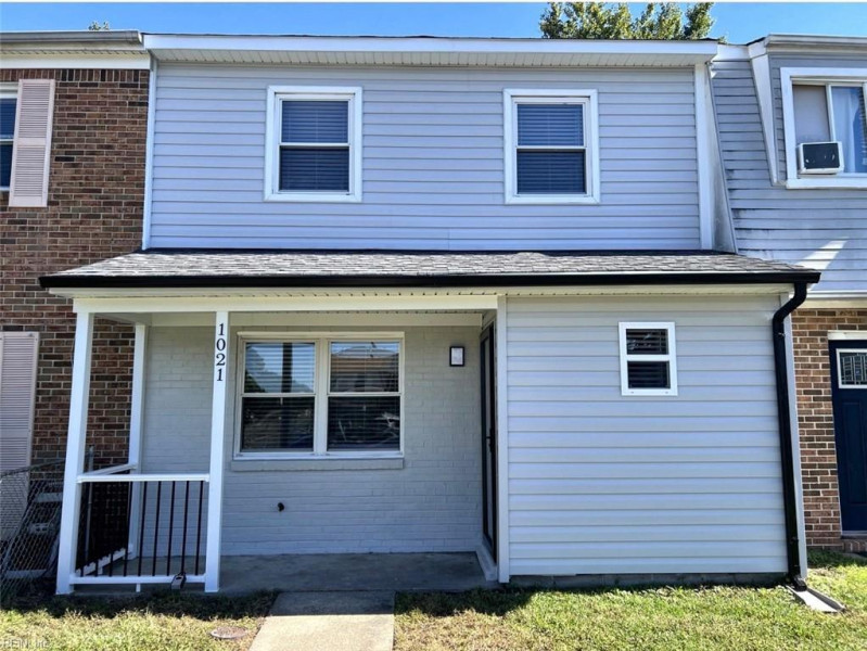 Photo 1 of 18 residential for sale in Chesapeake virginia