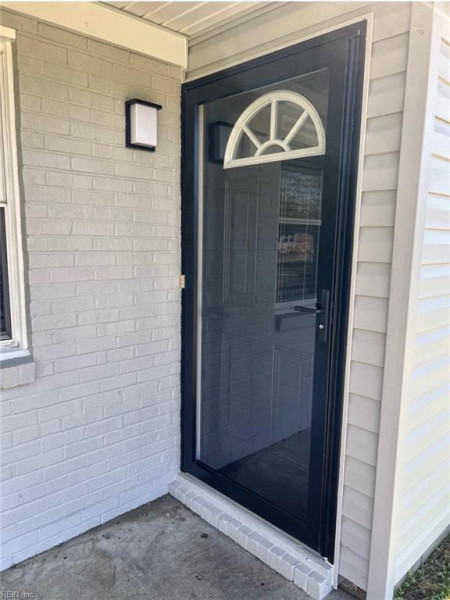 Photo 2 of 18 residential for sale in Chesapeake virginia