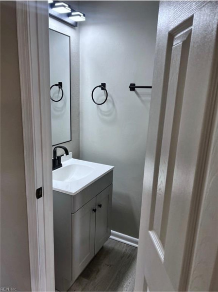 Photo 8 of 18 residential for sale in Chesapeake virginia