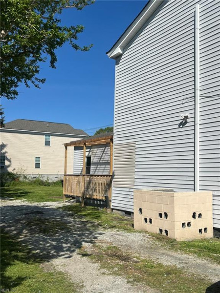 Photo 15 of 20 residential for sale in Portsmouth virginia