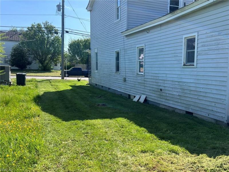Photo 18 of 20 residential for sale in Portsmouth virginia