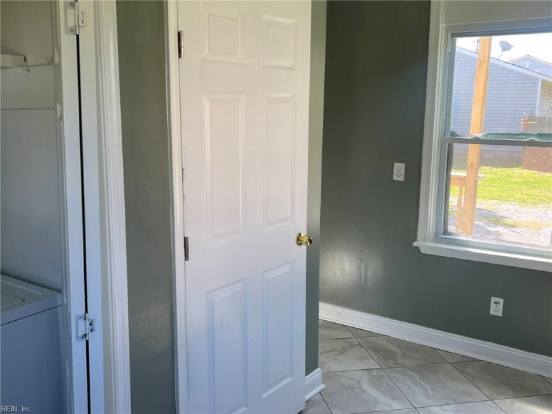 Photo 6 of 20 residential for sale in Portsmouth virginia