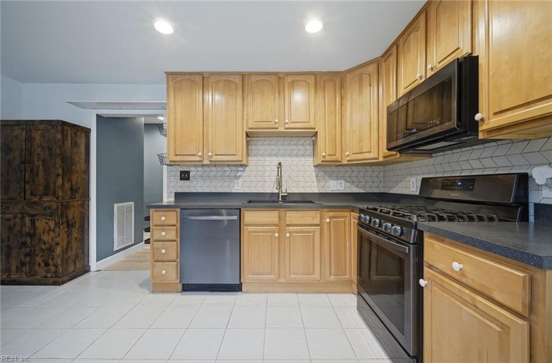 Photo 13 of 47 residential for sale in Virginia Beach virginia Photo 13 of 47 residential for sale in Virginia Beach virginia