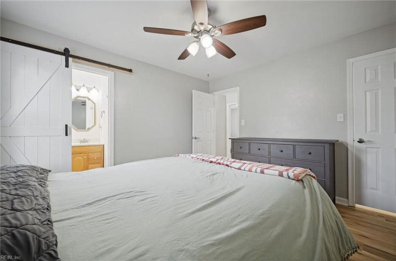 Photo 16 of 40 residential for sale in Poquoson virginia Photo 16 of 40 residential for sale in Poquoson virginia