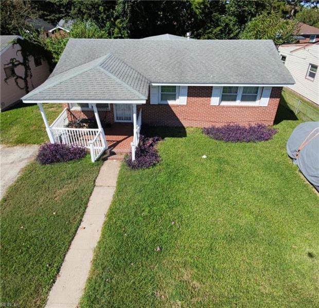 Photo 2 of 10 residential for sale in Portsmouth virginia