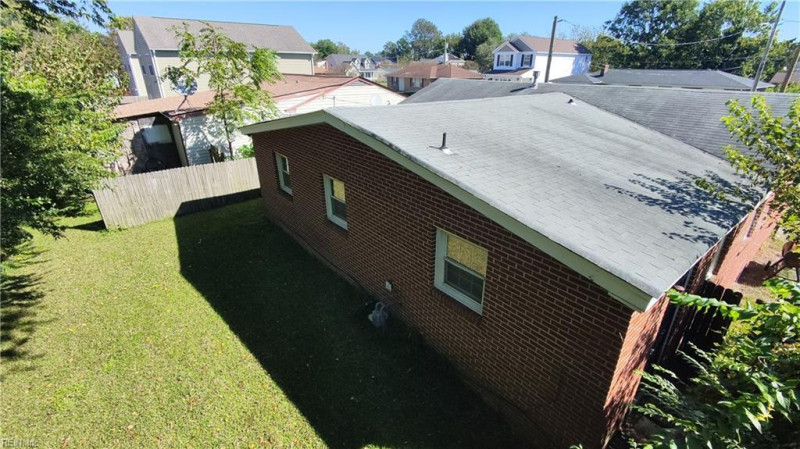 Photo 6 of 10 residential for sale in Portsmouth virginia