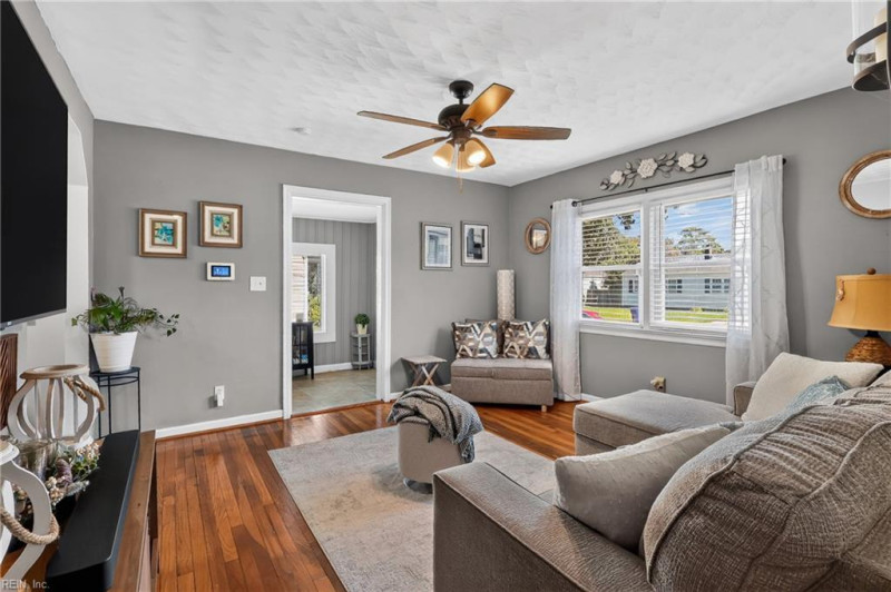 Photo 14 of 41 residential for sale in Norfolk virginia
