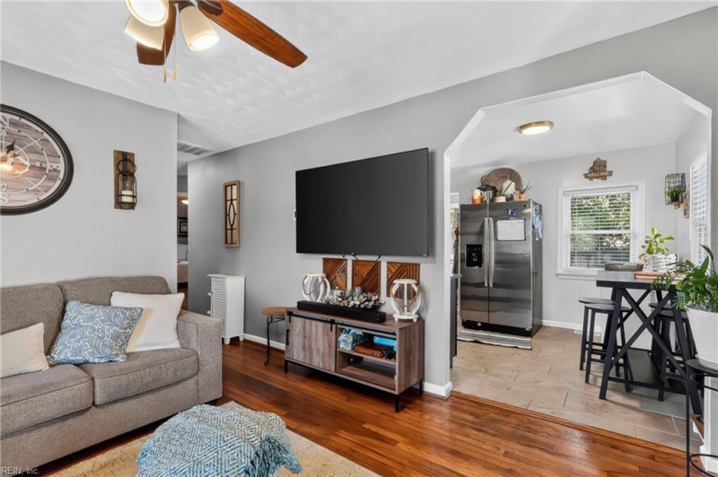Photo 16 of 41 residential for sale in Norfolk virginia