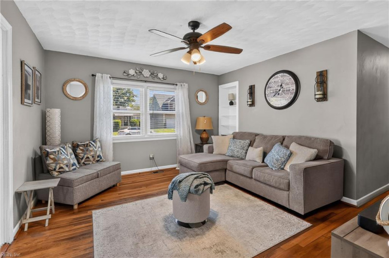 Photo 18 of 41 residential for sale in Norfolk virginia