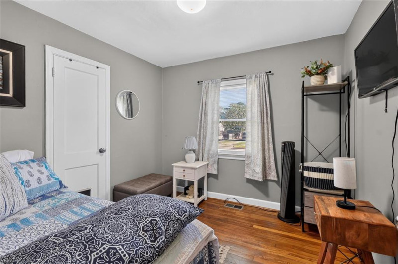 Photo 27 of 41 residential for sale in Norfolk virginia