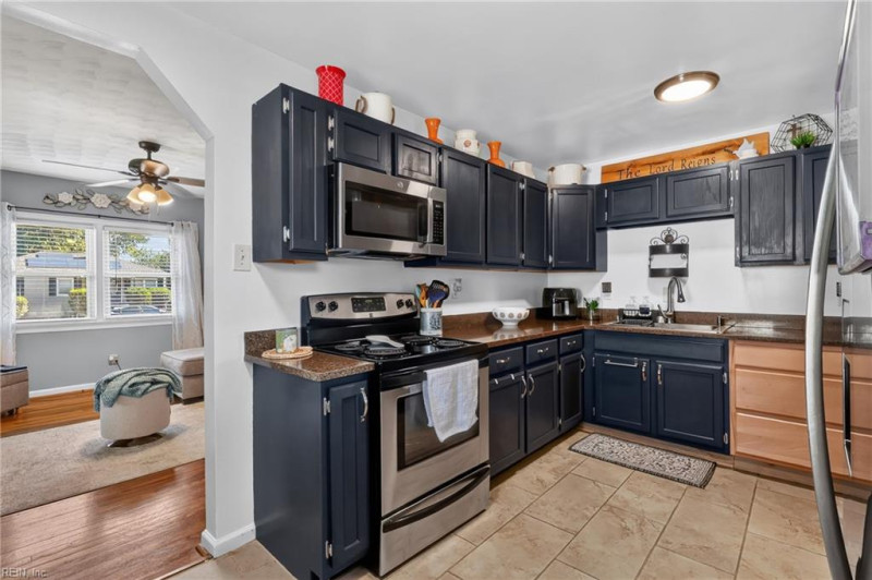 Photo 3 of 41 residential for sale in Norfolk virginia