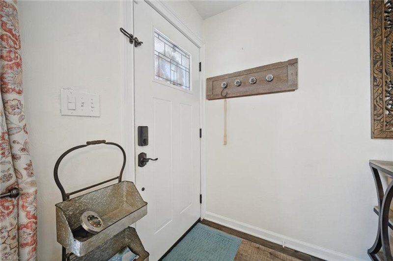 Photo 10 of 49 residential for sale in Chesapeake virginia
