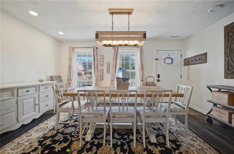 Photo 11 of 49 residential for sale in Chesapeake virginia