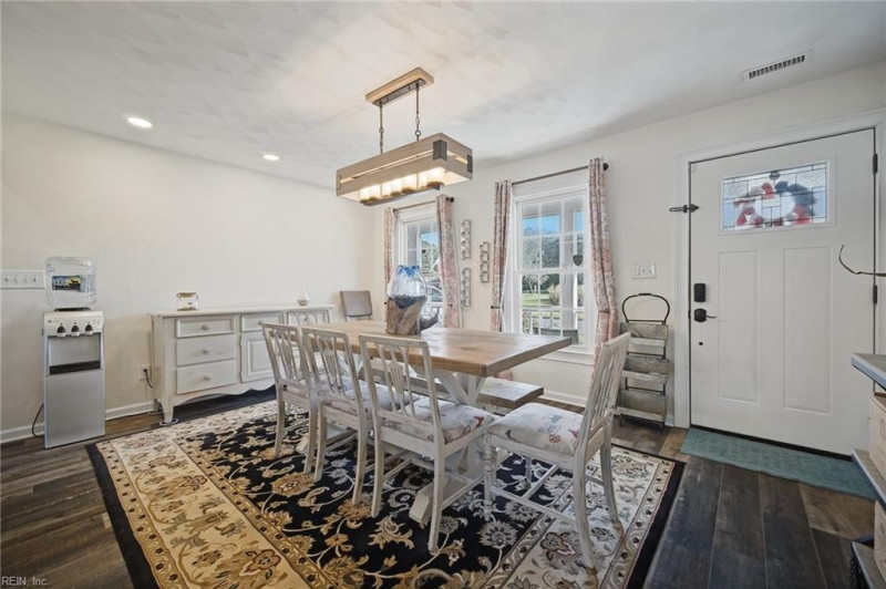 Photo 16 of 49 residential for sale in Chesapeake virginia