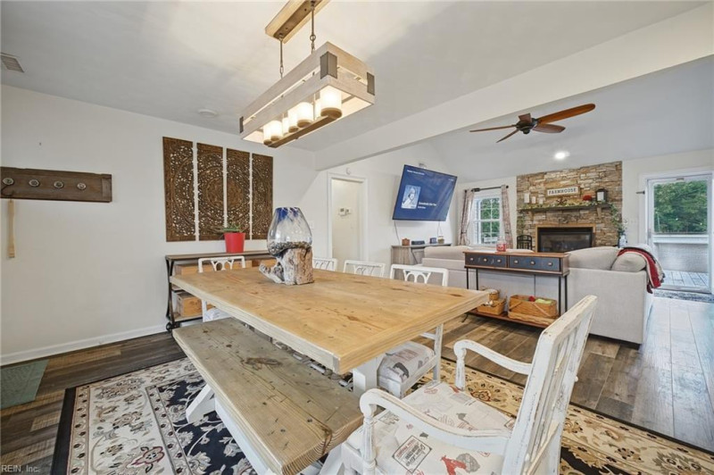 Photo 17 of 49 residential for sale in Chesapeake virginia