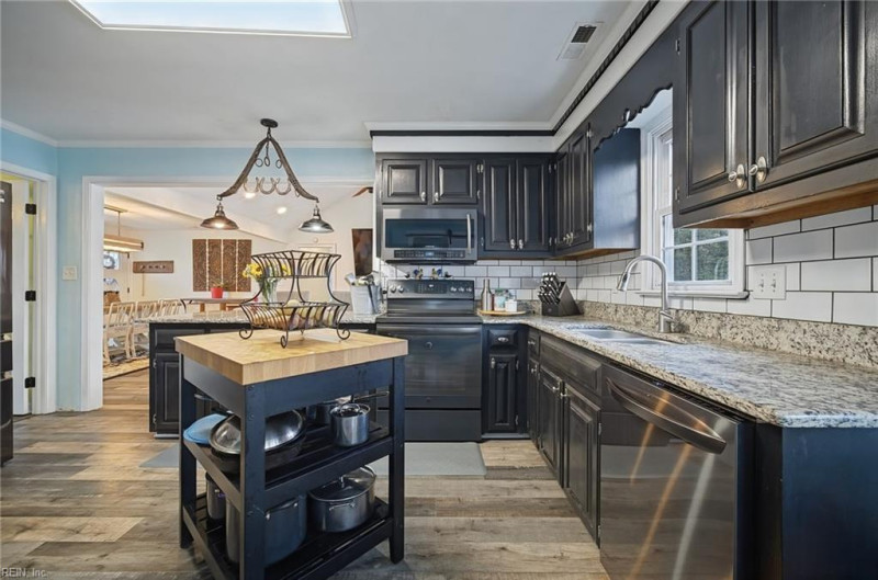 Photo 18 of 49 residential for sale in Chesapeake virginia