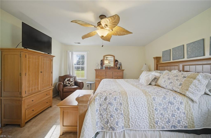 Photo 25 of 49 residential for sale in Chesapeake virginia