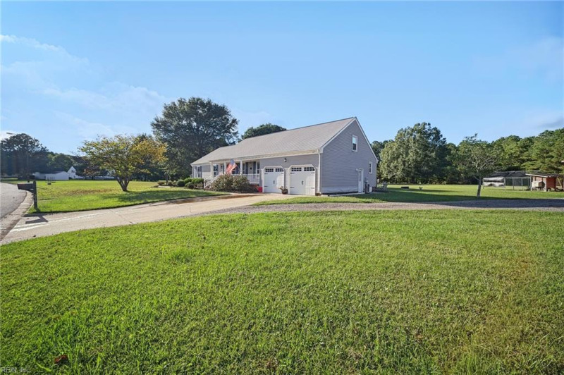 Photo 4 of 49 residential for sale in Chesapeake virginia