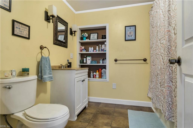 Photo 12 of 20 residential for sale in Suffolk virginia