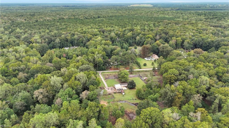 Photo 3 of 20 residential for sale in Suffolk virginia