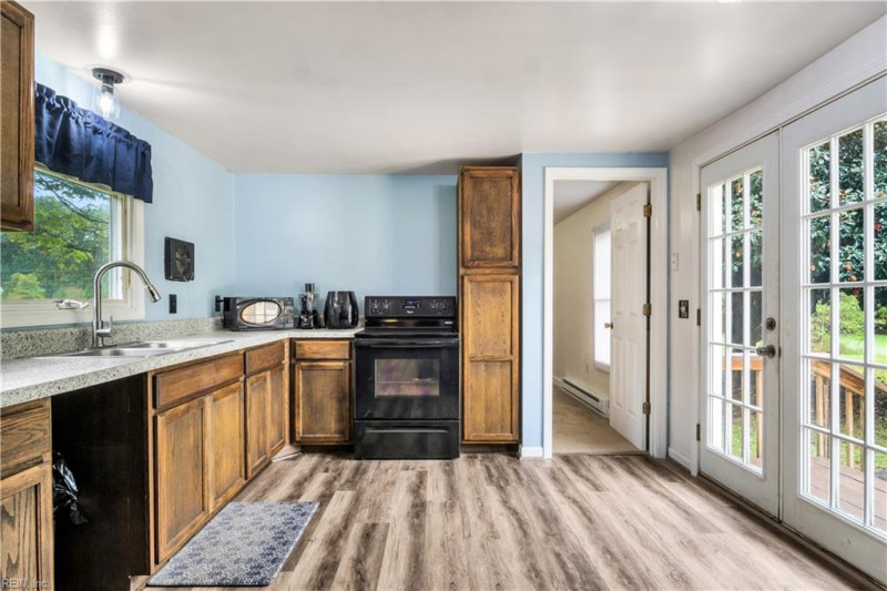 Photo 4 of 20 residential for sale in Suffolk virginia
