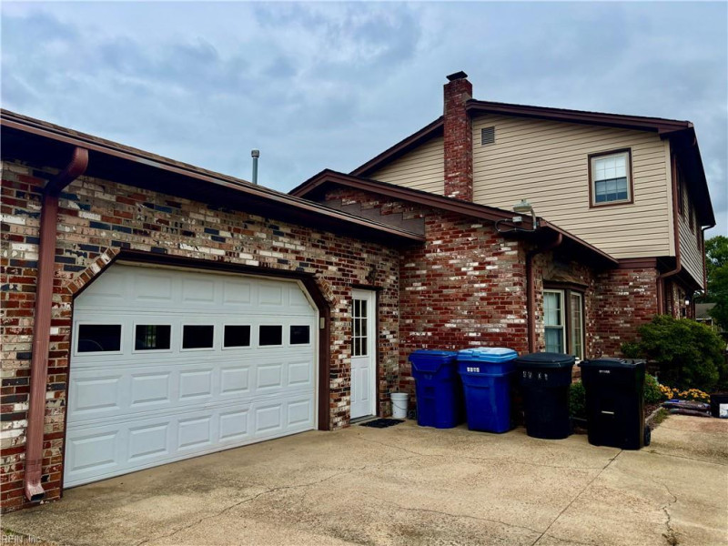 Photo 2 of 7 residential for sale in Virginia Beach virginia