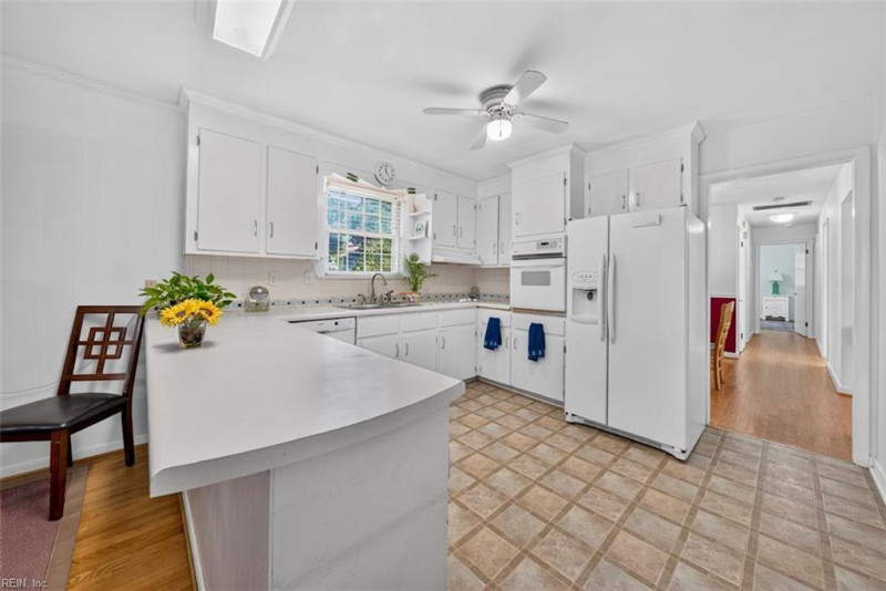 Photo 25 of 50 residential for sale in Virginia Beach virginia