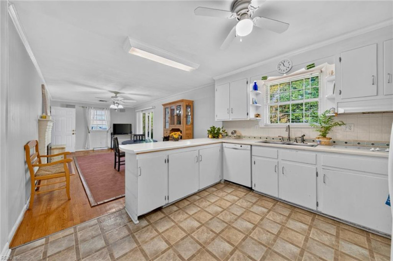 Photo 26 of 50 residential for sale in Virginia Beach virginia
