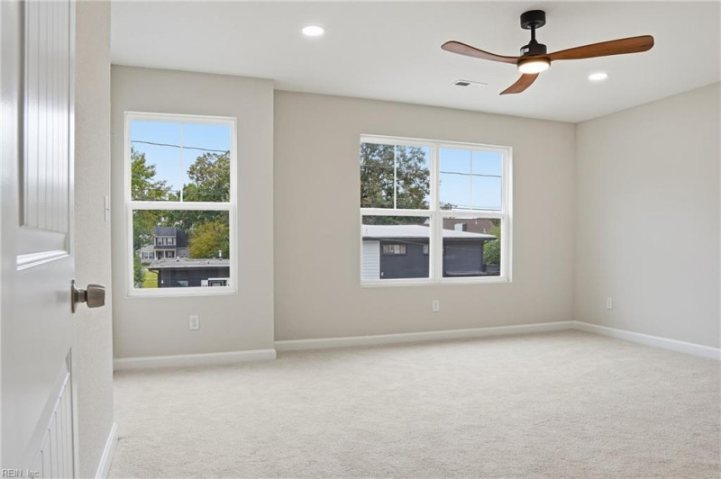 Photo 12 of 29 residential for sale in Portsmouth virginia