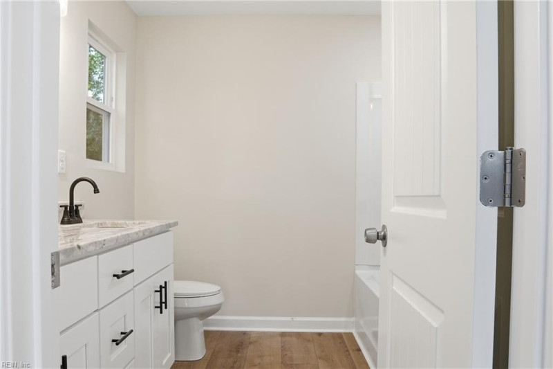 Photo 13 of 29 residential for sale in Portsmouth virginia