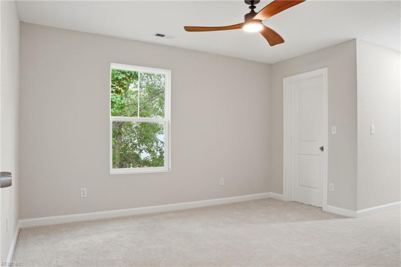 Photo 15 of 29 residential for sale in Portsmouth virginia