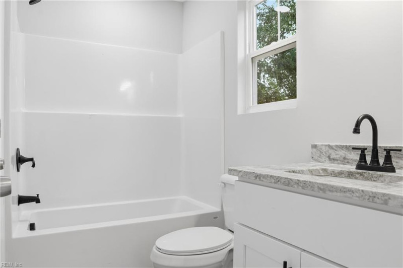 Photo 17 of 29 residential for sale in Portsmouth virginia