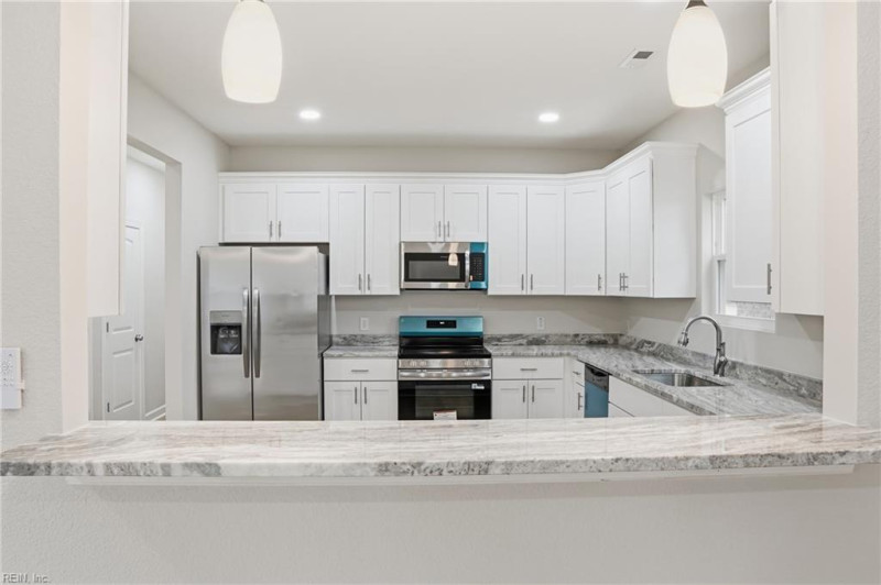 Photo 5 of 29 residential for sale in Portsmouth virginia