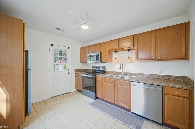 Photo 5 of 33 residential for sale in Chesapeake virginia Photo 5 of 33 residential for sale in Chesapeake virginia