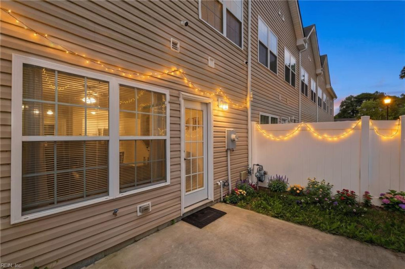 Photo 21 of 24 residential for sale in Chesapeake virginia