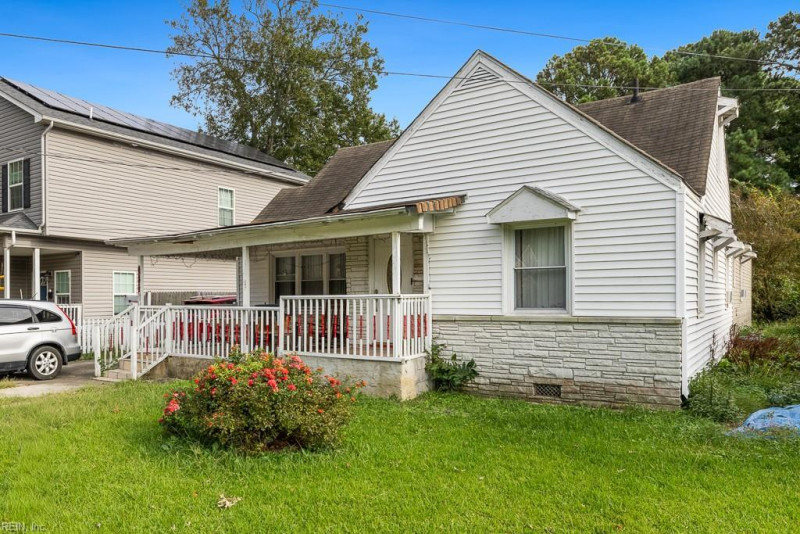 Photo 3 of 20 residential for sale in Norfolk virginia