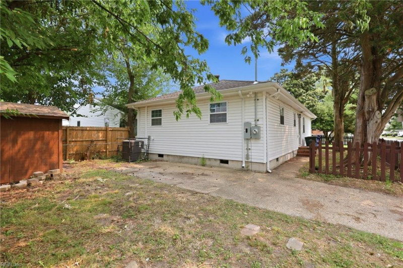 Photo 30 of 33 residential for sale in Norfolk virginia