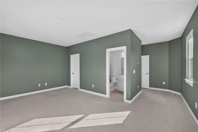 Photo 16 of 47 residential for sale in Chesapeake virginia