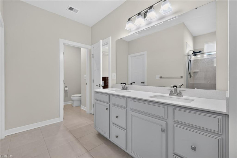 Photo 25 of 47 residential for sale in Chesapeake virginia