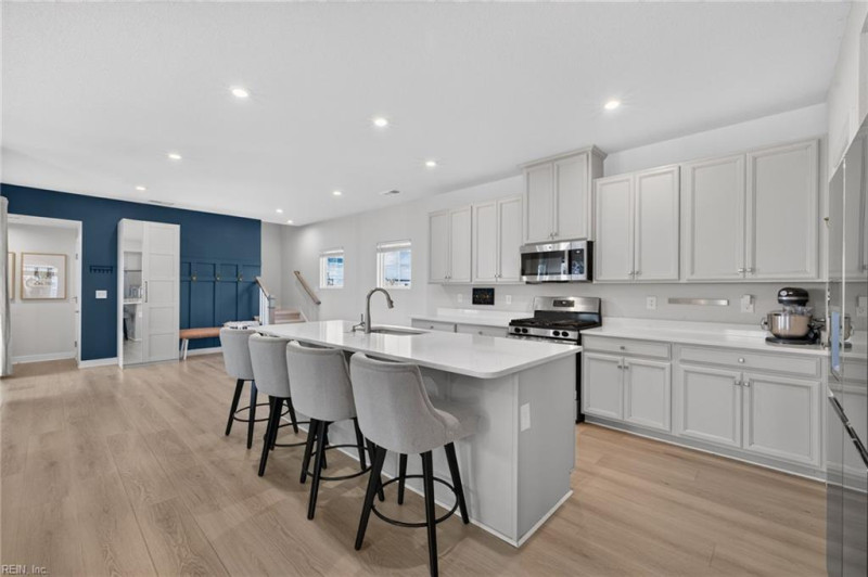 Photo 4 of 47 residential for sale in Chesapeake virginia