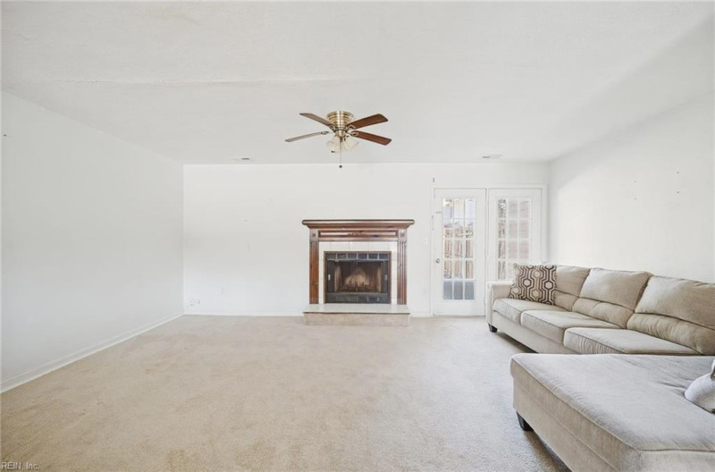 Photo 14 of 50 residential for sale in Virginia Beach virginia