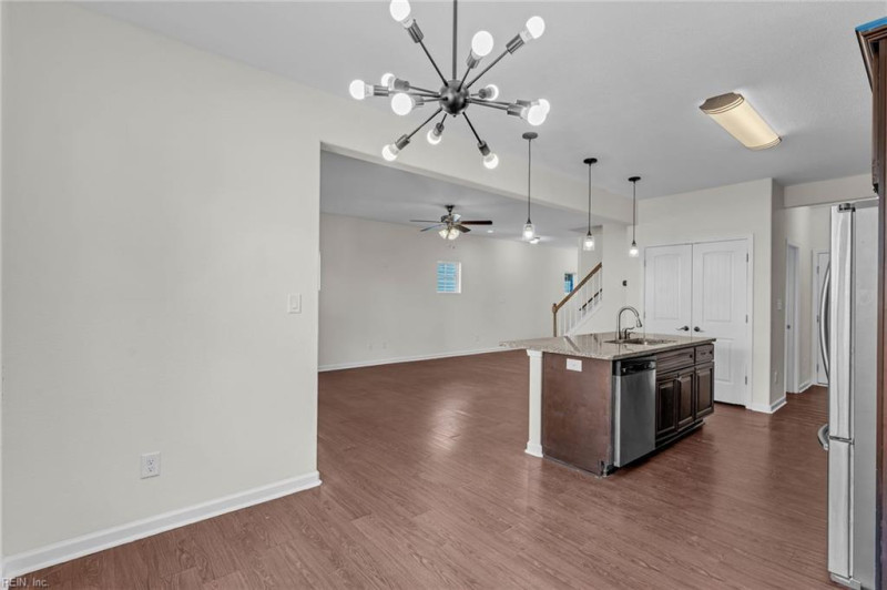 Photo 13 of 41 residential for sale in Chesapeake virginia