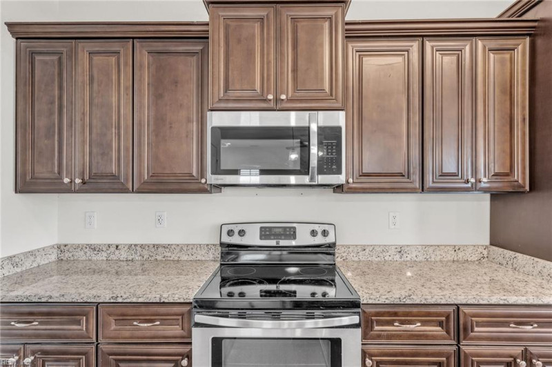 Photo 15 of 41 residential for sale in Chesapeake virginia