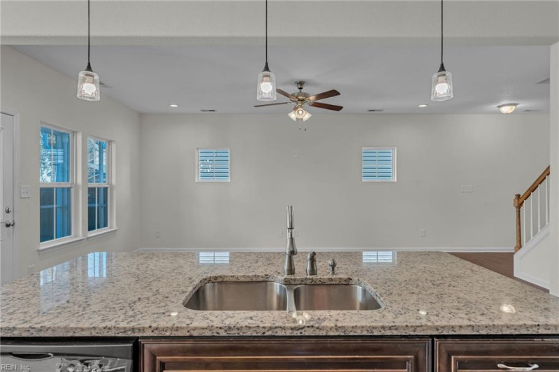 Photo 16 of 41 residential for sale in Chesapeake virginia