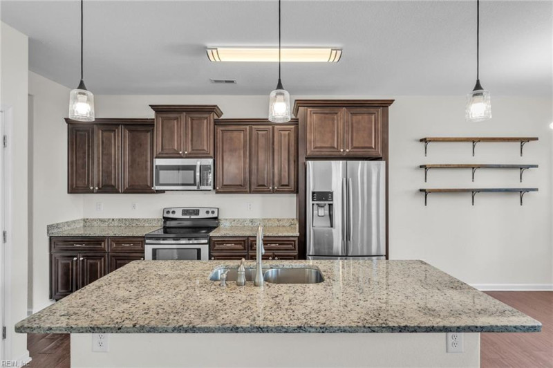 Photo 3 of 41 residential for sale in Chesapeake virginia